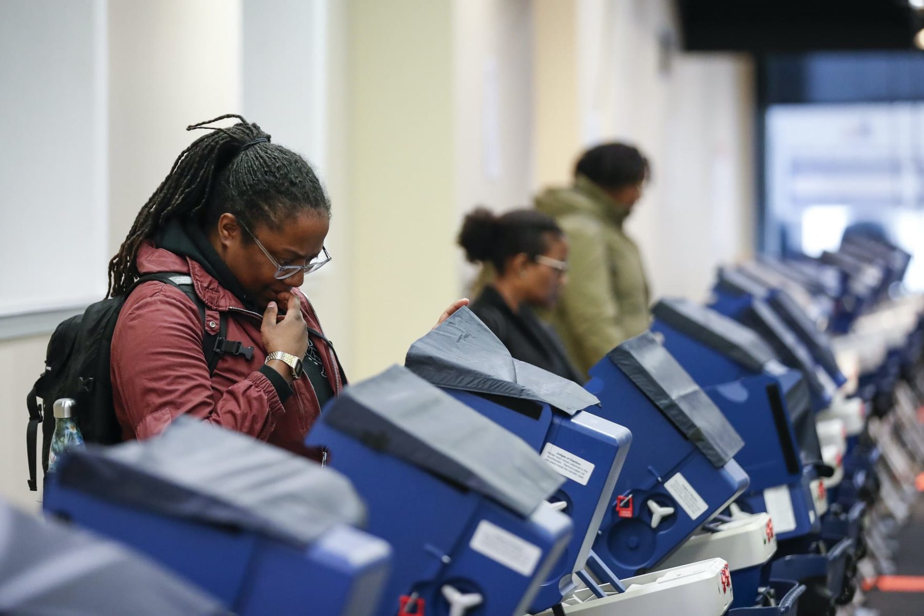 Voters cast their ballots at the polling place in downtown Chicago, Illinois on April 2, 2019. - Chicago residents went to the polls in a runoff election Tuesday to elect the US city's first black female mayor in a historic vote centered on issues of economic equality, race and gun violence. Lightfoot and Toni Preckwinkle, both African-American women, are competing for the top elected post in the city. (Photo by Kamil Krzaczynski / AFP) (Photo credit should read KAMIL KRZACZYNSKI/AFP via Getty Images)
