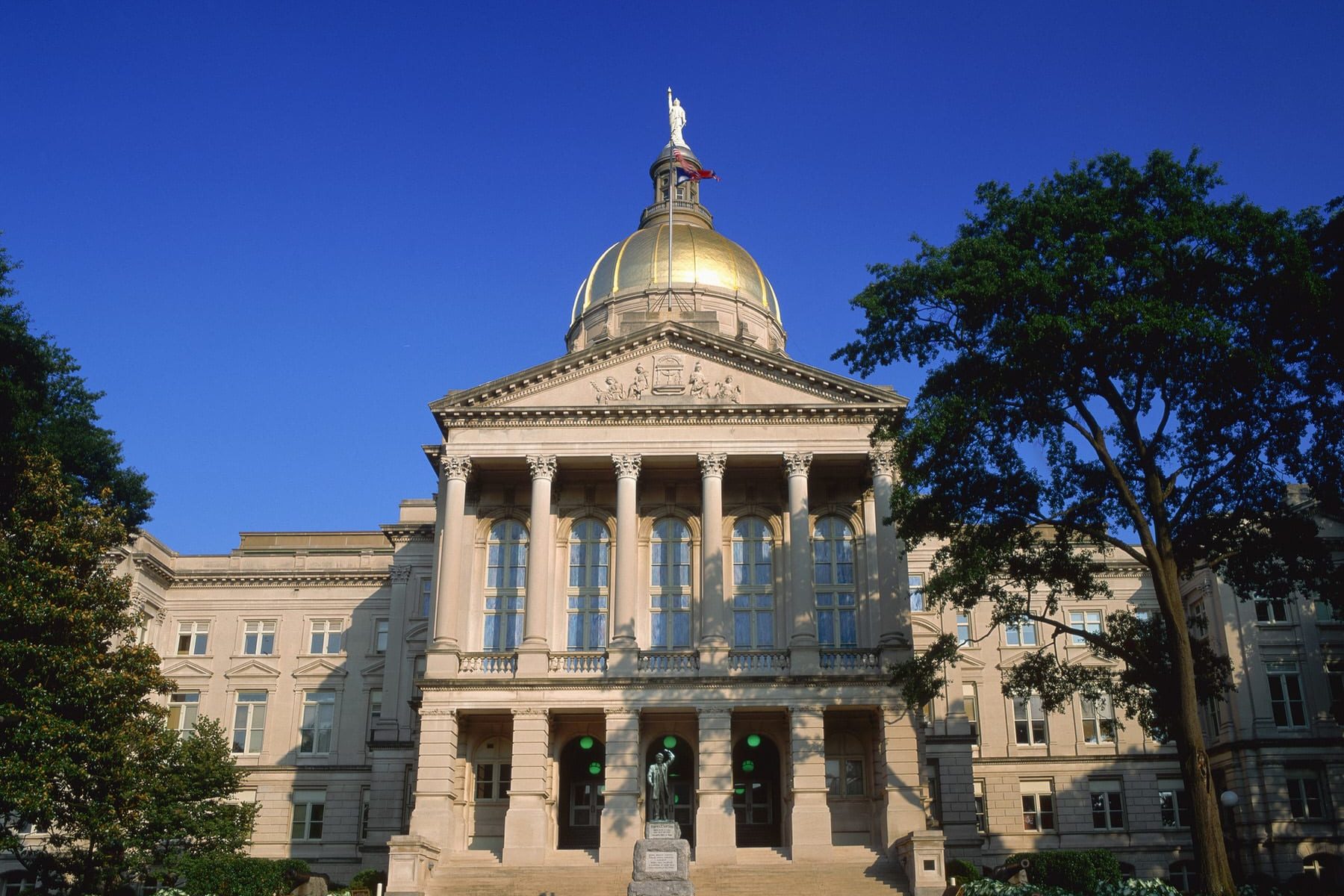 A photo of the Georgia State Capitol.