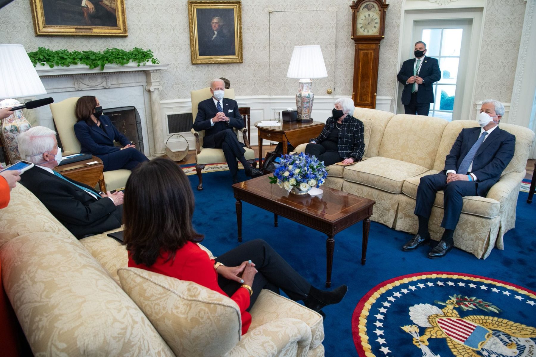 Biden and Harris in Oval Office
