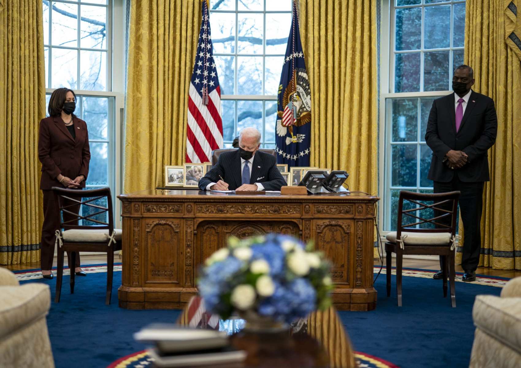 Biden signs order repealing trans military ban