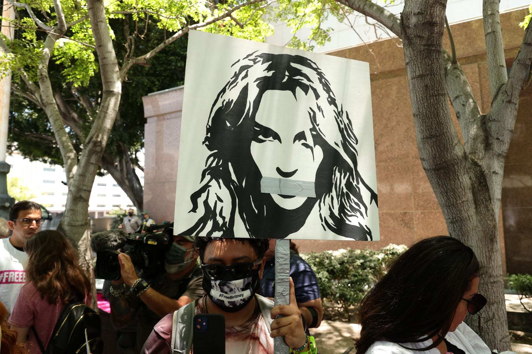 Britney Sign Britney Spears’ story underscores how family abuse endures - The 19th