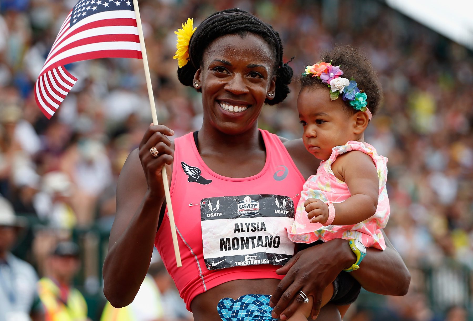 Montaño poses with her daughter Liliana.