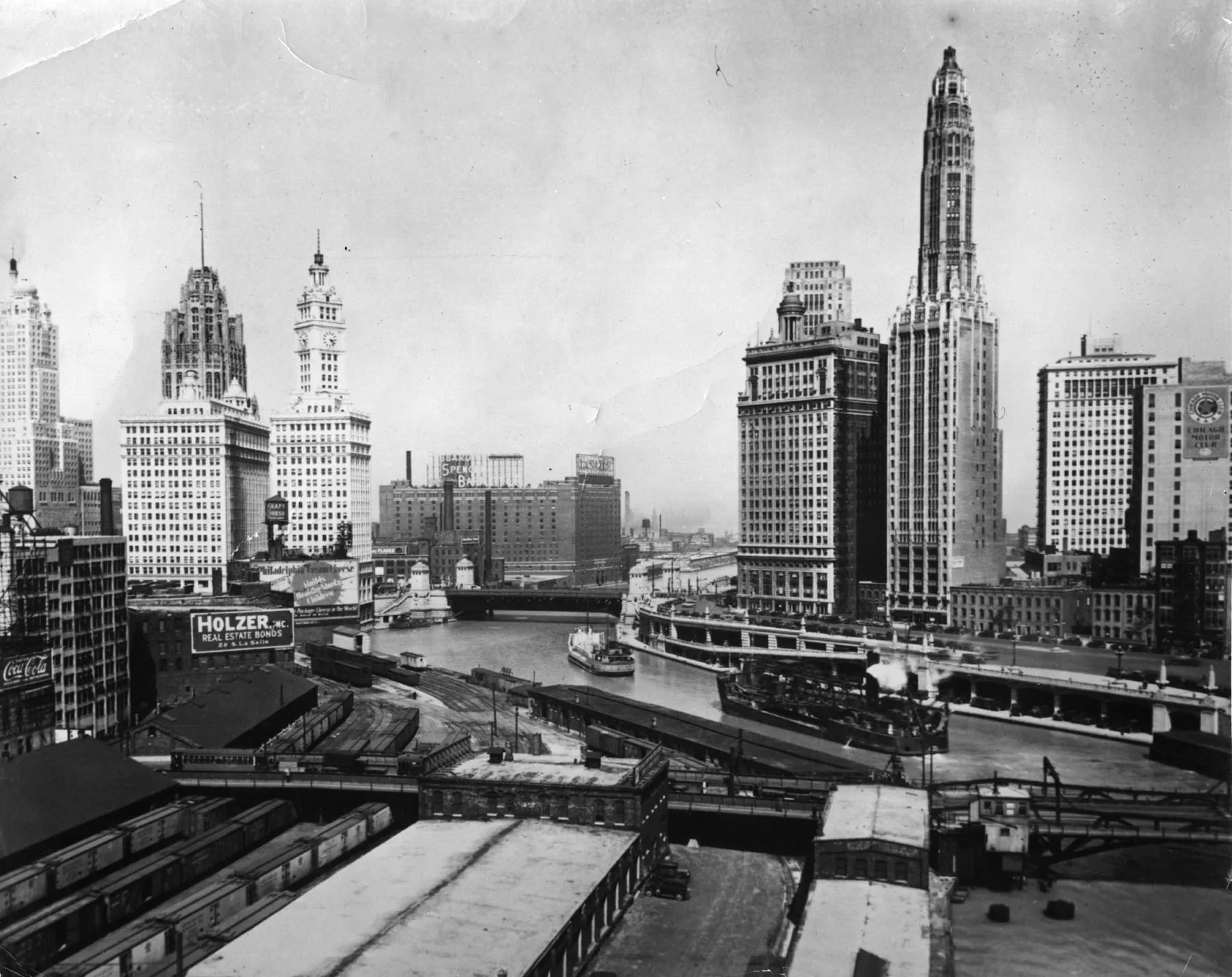 A general view of downtown Chicago circa 1935