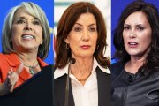 Een drieluik van de gouverneur van New York, Kathy Hochul, de gouverneur van New Mexico, Michelle Lujan Grisham, en de gouverneur van Michigan, Gretchen Whitmer.