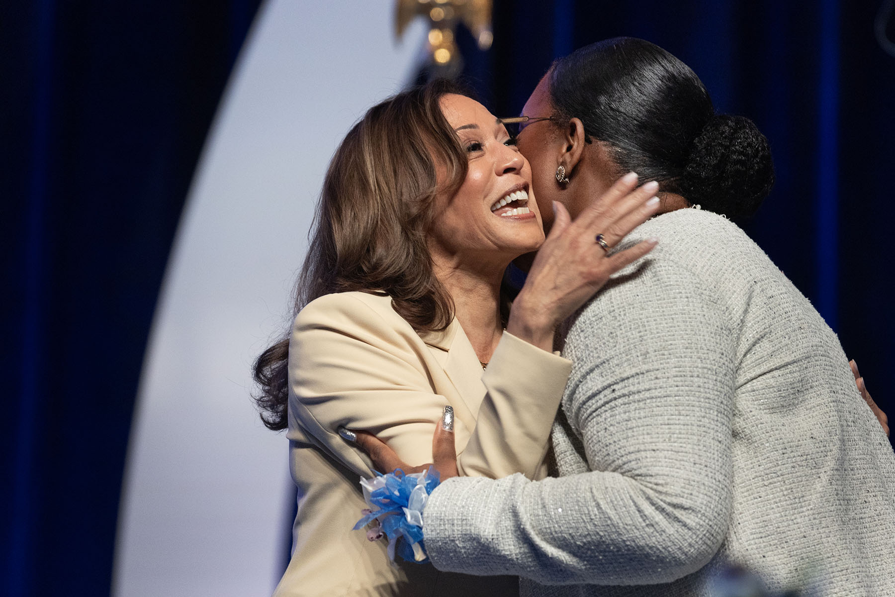 Kamala Harris is leaning into the power of Black sororities - The 19th