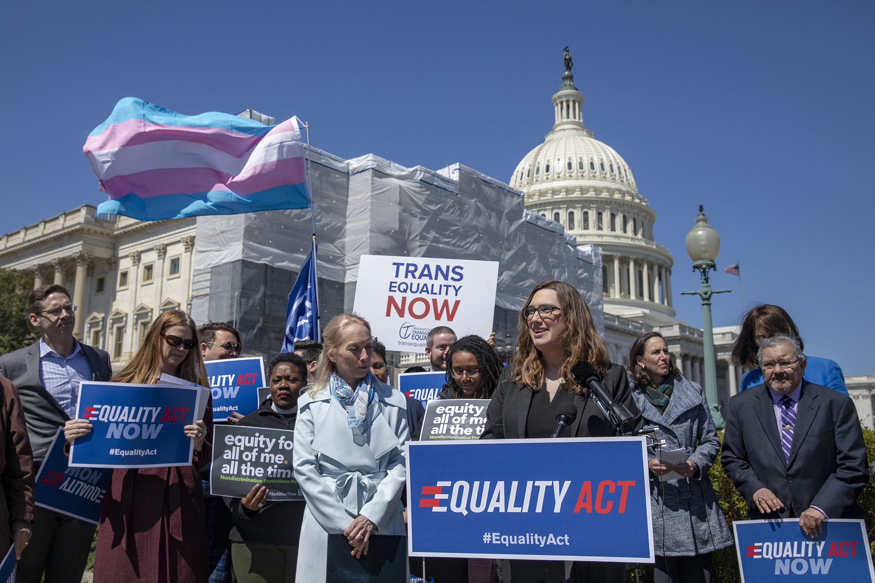 Sarah McBride habla sobre la introducción de la Ley de Igualdad en el Capitolio.