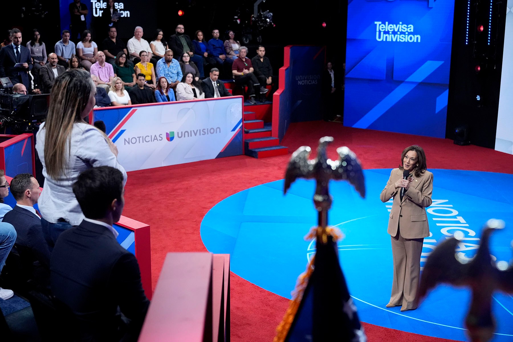 Trump and Harris on Univision: Town halls highlight fate of U.S. immigrants